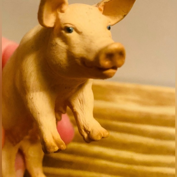 RETIRED Schleich Farmhouse Adult Pig - Picture 1 of 3